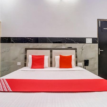 Oyo Flagship 83121 Hotel Rose Vip Saharanpur Zewnętrze zdjęcie
