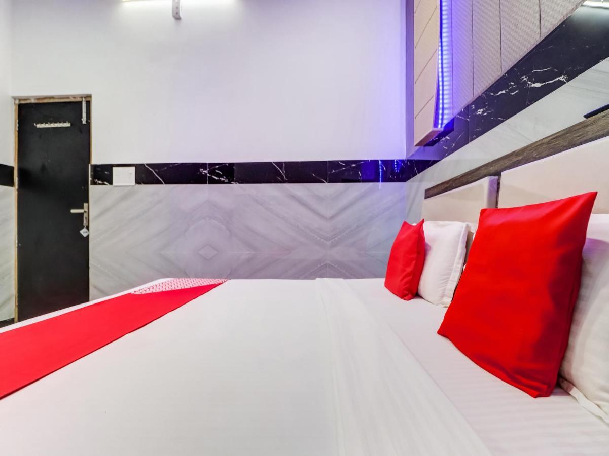 Oyo Flagship 83121 Hotel Rose Vip Saharanpur Zewnętrze zdjęcie