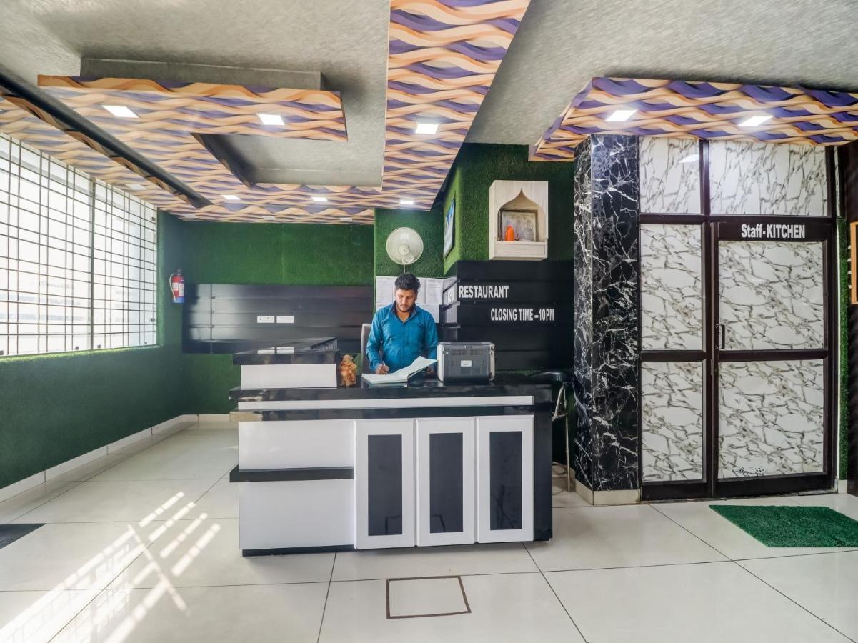 Oyo Flagship 83121 Hotel Rose Vip Saharanpur Zewnętrze zdjęcie