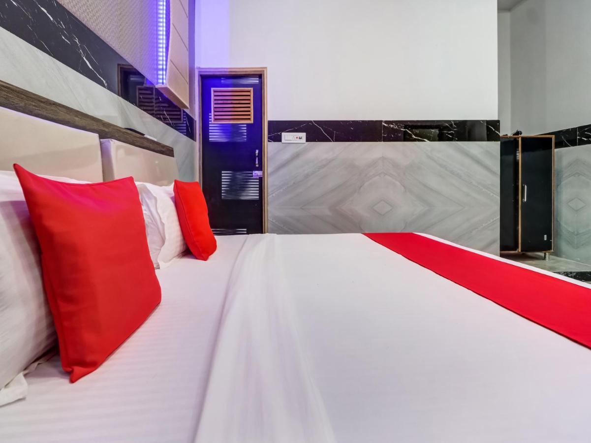 Oyo Flagship 83121 Hotel Rose Vip Saharanpur Zewnętrze zdjęcie
