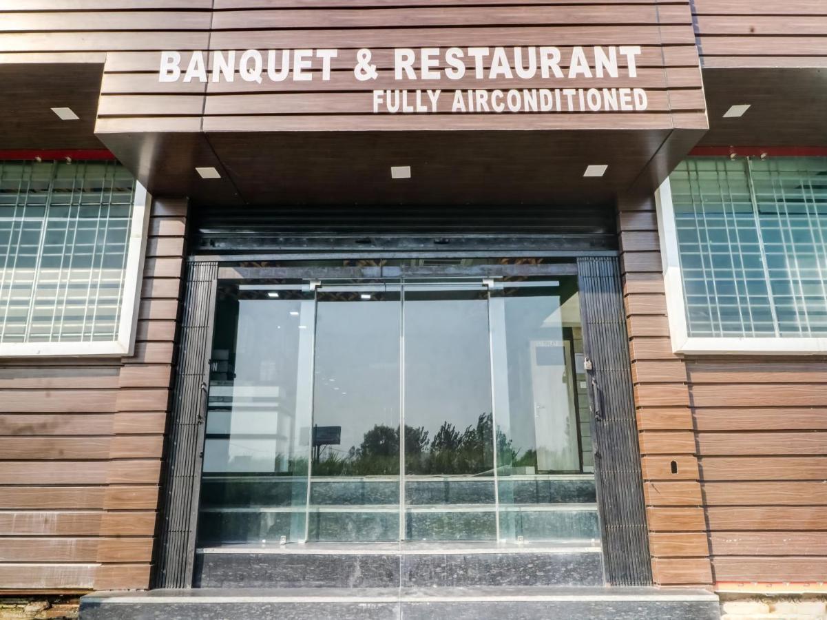 Oyo Flagship 83121 Hotel Rose Vip Saharanpur Zewnętrze zdjęcie